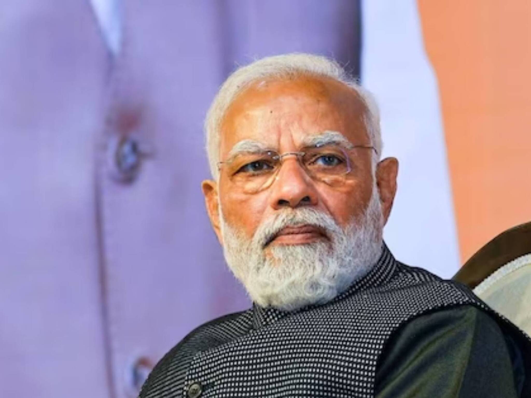 പ്രധാനമന്ത്രിയുടെ ഫോട്ടോ കീറിയതിന് ഗുജറാത്ത് കോൺഗ്രസ് എംഎൽഎക്ക് 99 രൂപ പിഴ