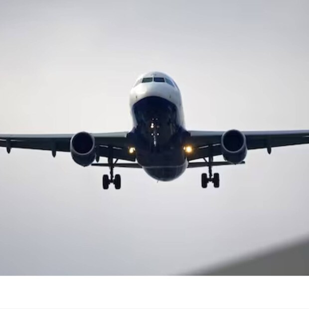 Crime news, Harassing Air Hostess, Air Hostess, Flight, Mumbai, Muscat, വിമാനം, എയർഹോസ്റ്റസ്, വിസ്താര വിമാനം, നഗ്നത പ്രദർശനം