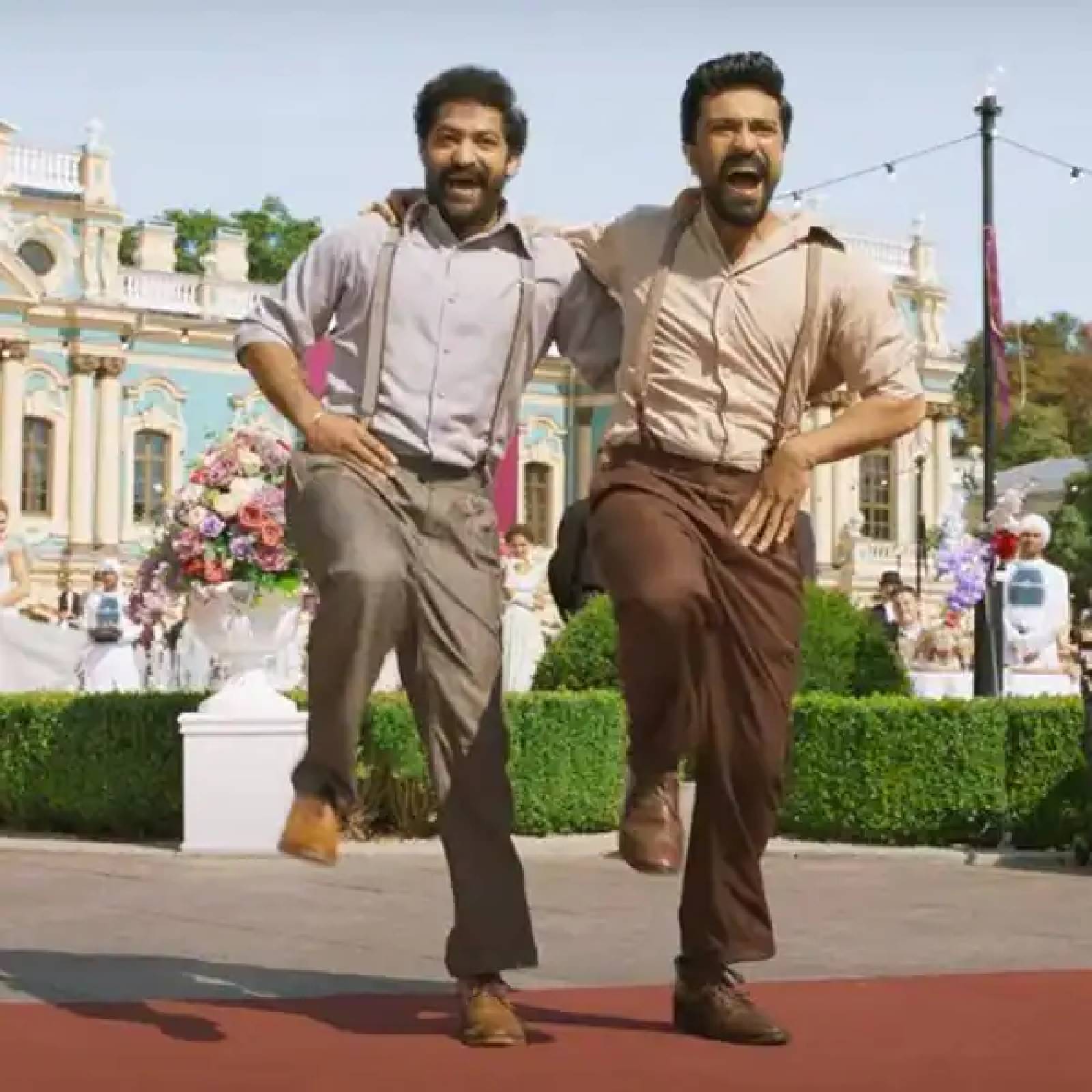  ടീമിലെ ബാക്കിയുള്ള RRR അംഗങ്ങൾക്കുള്ള ടിക്കറ്റുകൾ വാങ്ങേണ്ടതുണ്ടെന്നും എന്നാൽ ഒരാൾക്ക് 700 ഡോളർ മുതൽ 1500 ഡോളർ വരെയാണ് (57K മുതൽ 1.2 ലക്ഷം രൂപ വരെ) ടിക്കറ്റ് വിലയെന്നും അദ്ദേഹം വെളിപ്പെടുത്തി
