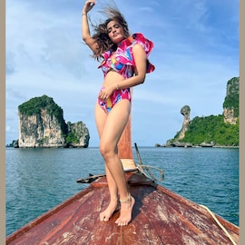 കാറ്റേ, കടലേ... 2022ലെ തായ്‌ലൻഡ് വെക്കേഷൻ ചിത്രങ്ങളുമായി സാനിയ അയ്യപ്പൻ