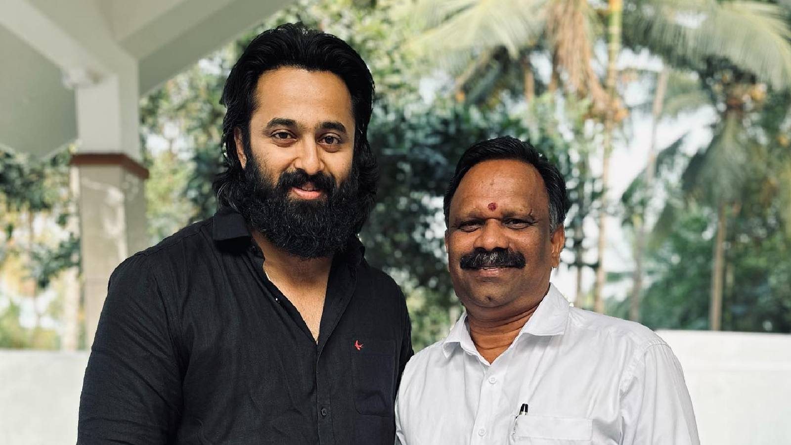Unni Mukundan |  saw Vatsetan;  A man like gold;  Unni Mukundan and Vatsan Tillankeri during the ‘Malikappuram’ campaign
