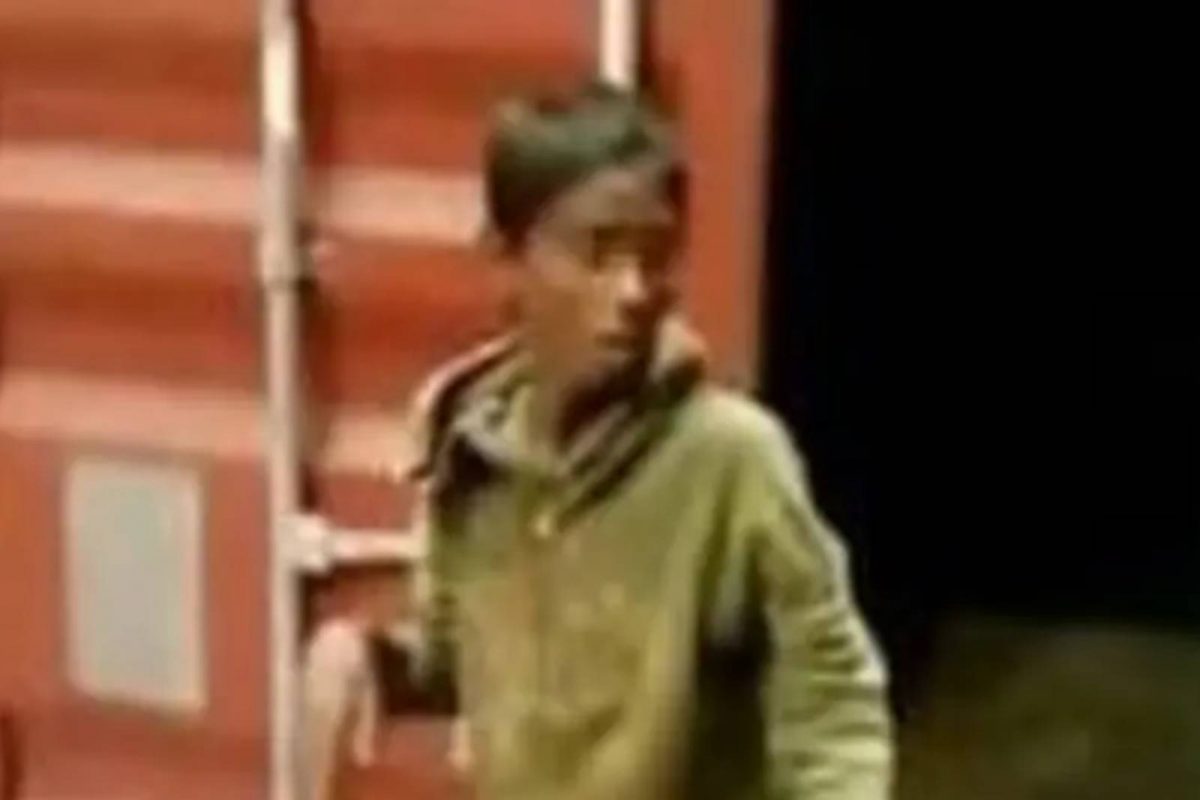 ഒളിച്ചുകളിക്കിടെ കണ്ടെയ്നറിനകത്ത് കയറിയിരുന്ന് ഉറങ്ങിപ്പോയ ബംഗ്ലദേശ് ബാലൻ ആറു ദിവസം കഴിഞ്ഞ് എത്തിയത് മലേഷ്യയിൽ
