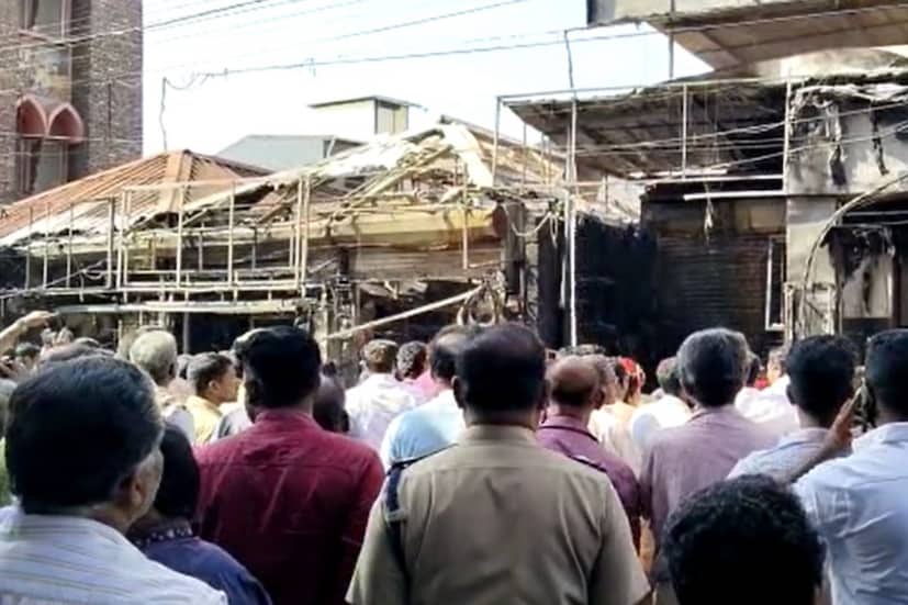  സംഭവത്തിൽ കേസ് എടുത്ത പൊലീസ് അപകടം നടന്ന സ്ഥലം ഇന്നലെ സീൽ ചെയ്തിരുന്നു. അപകട സ്ഥലത്ത് ശാസ്ത്രീയ പരിശോധനകളടക്കം നടത്തി കൂടുതൽ തെളിവുകൾ ശേഖരിക്കാനും വ്യാപാരികളുടെയും കെട്ടിടങ്ങളുടെയും പെർമിറ്റുകൾ പരിശോധിക്കാനും പൊലീസ് തീരുമാനിച്ചിട്ടുണ്ട്.