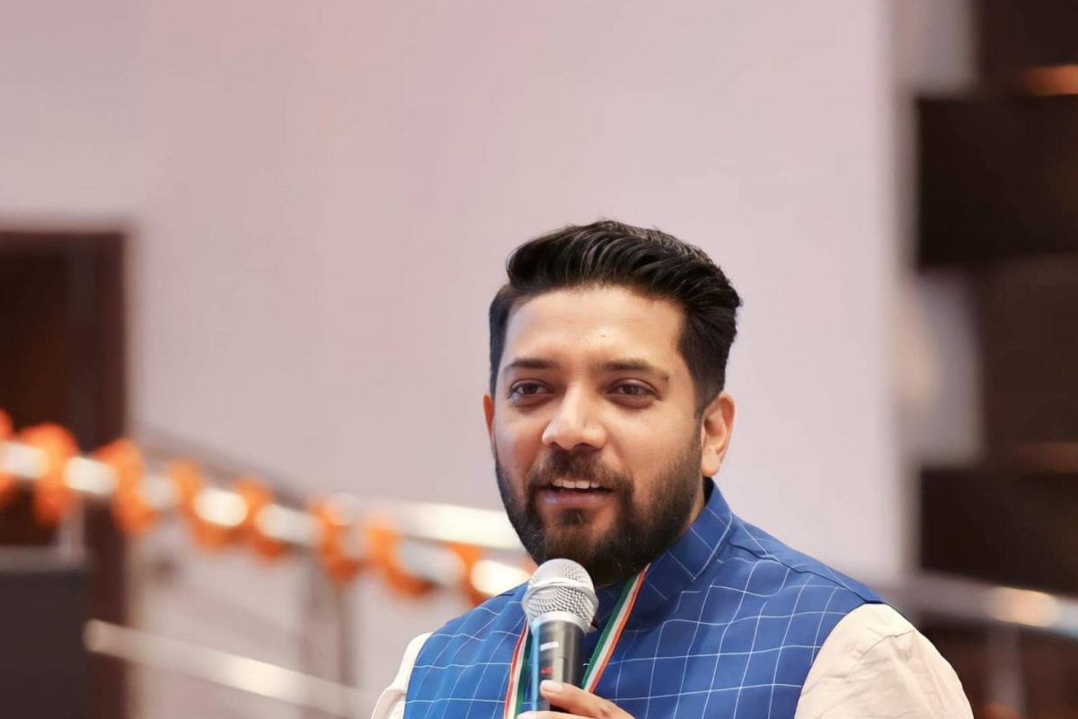 യൂത്ത് കെയര്‍ പ്രവര്‍ത്തനം അഭിമാനമാണെന്നും സഹപ്രവര്‍ത്തകരെ മറക്കില്ലെന്നും ഷാഫി പറമ്പില്‍ ഫേസ്ബുക്ക് പോസ്റ്റിൽ 
