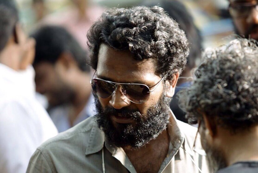  വന്‍ മുതല്‍ മുടക്കില്‍ പാന്‍ ഇന്ത്യന്‍ സിനിമയായി ഒരുക്കുന്ന സിനിമ രണ്ട് ഭാഗങ്ങളായാകും ഒരുക്കുക. ആദ്യ ഭാഗത്തില്‍ ജൂനിയര്‍ എന്‍ടിആറും രണ്ടാം ഭാഗത്തില്‍ ധനുഷും ലീഡ് റോളിലെത്തുമെന്നാണ് റിപ്പോര്‍ട്ടുകള്‍.