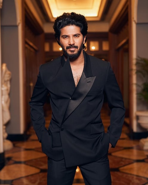  മമ്മൂട്ടിയുടെ മകൻ എന്ന ലേബലിൽ സിനിമയിൽ അരങ്ങേറ്റം കുറിച്ച് ഇന്ന് ബോളിവുഡിൽ പോലും തന്റേതായ സ്ഥാനം നേടിയെടുത്ത നടനാണ് ദുൽഖർ സൽമാൻ. ഇപ്പോഴിതാ സിനിമയിലേക്ക് വരാൻ തനിക്ക് പേടിയായിരുന്നു എന്ന് തുറന്നു പറഞ്ഞിരിക്കുകയാണ് താരം.ബാപ്പയുടെ പേര് കളയുമോ എന്ന പേടി കാരണമാണ് സിനിമയിലെത്താൻ വൈകിയത് എന്നാണ് കാരണമായി പറയുന്നത്.