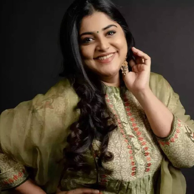  ഇത് മഞ്ജിമയുടെ മാത്രമല്ല, കൗമാരക്കാലത്തിൽ തുടങ്ങി, യൗവനത്തിൽ വരെ പലരെയും അലട്ടുന്ന പ്രശ്നമാണ്. സ്കൂൾ കാലത്തും മറ്റും പെൺകുട്ടികളും ആൺകുട്ടികളും എന്തൊരു പൊല്ലാപ്പാണിത് എന്ന നിലയിൽ കൈകാര്യം ചെയ്യുന്ന പ്രശ്നമാണ്