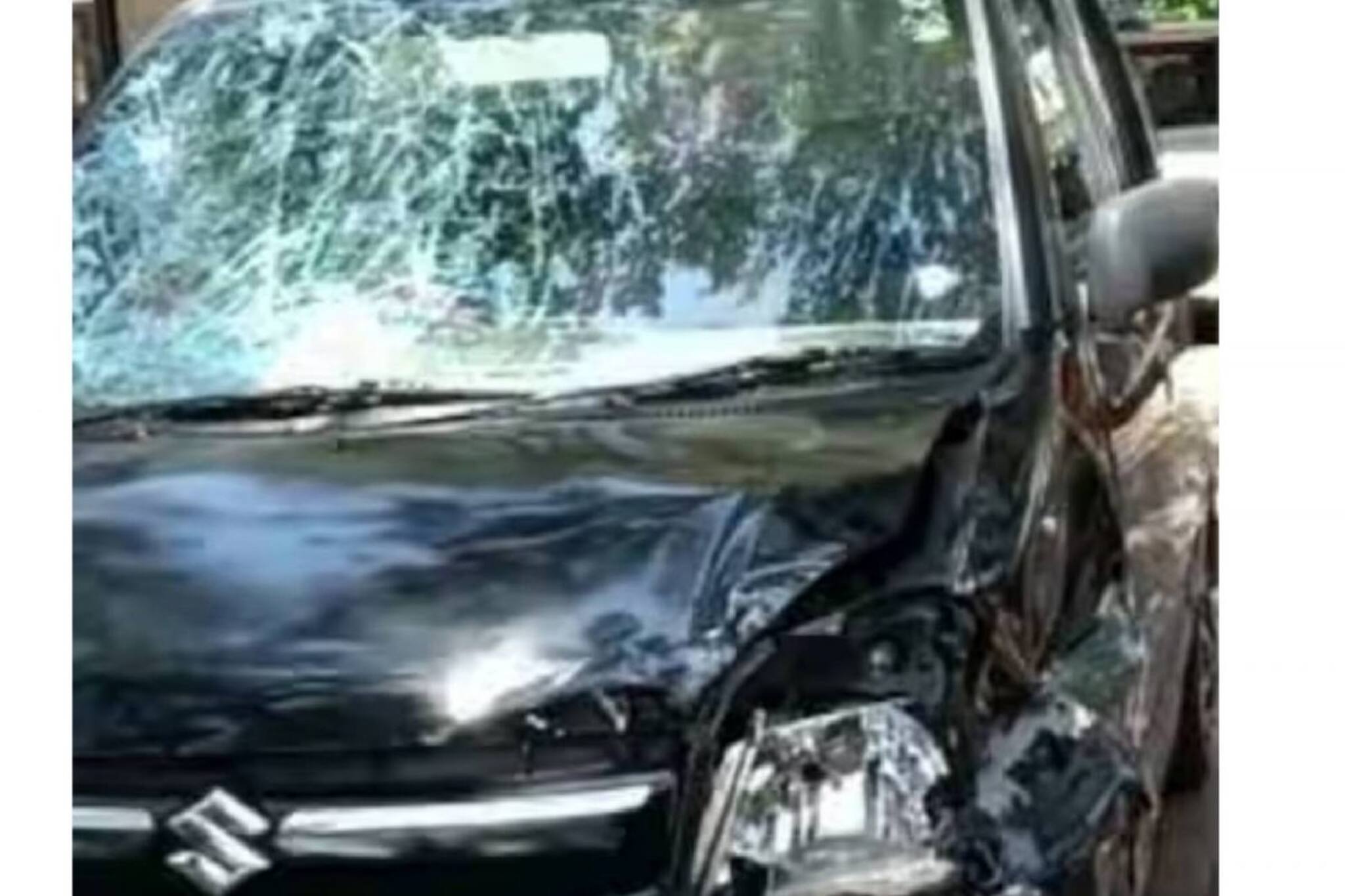 തൃശൂരിൽ റോഡരികിൽ പാർക്ക് ചെയ്തിരുന്ന ബൈക്കുകളിലേക്ക് കാർ ഇടിച്ചുകയറി വഴി യാത്രക്കാരന് ഗുരുതര പരിക്ക്