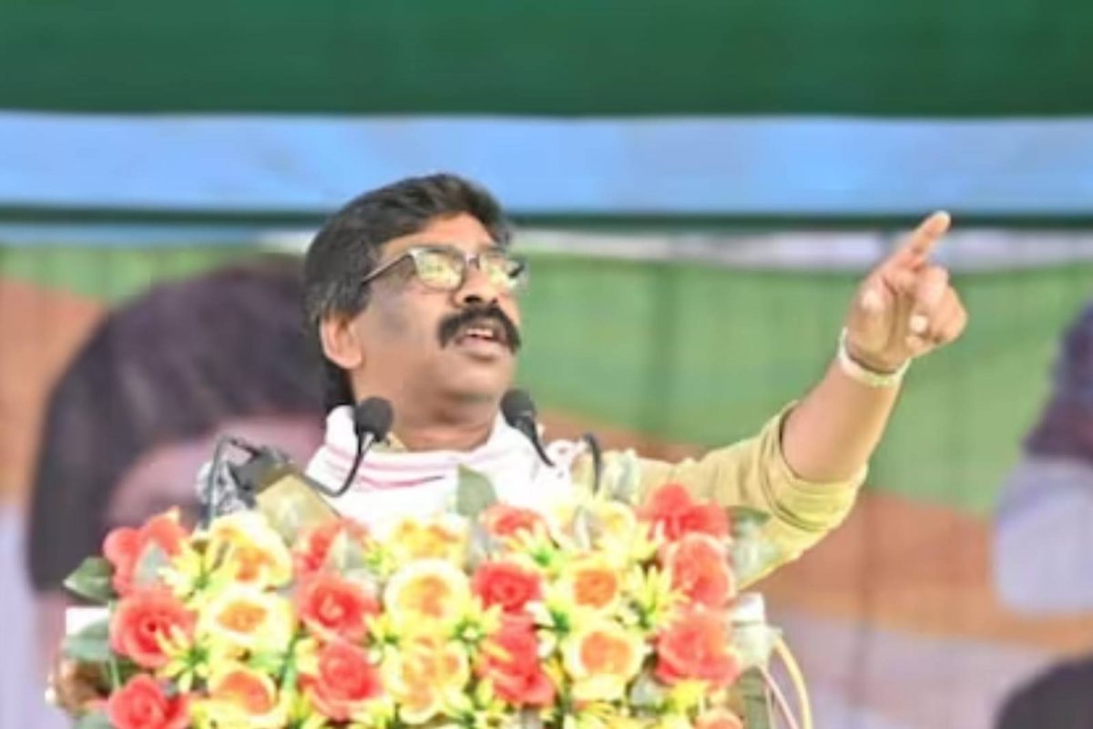 'പണം ബാങ്കിൽ നിക്ഷേപിക്കരുത്, പകരം മണ്ണില്‍ കുഴിച്ചിടൂ'; ജാര്‍ഖണ്ഡ് മുഖ്യമന്ത്രി ഹേമന്ത് സോറന്‍