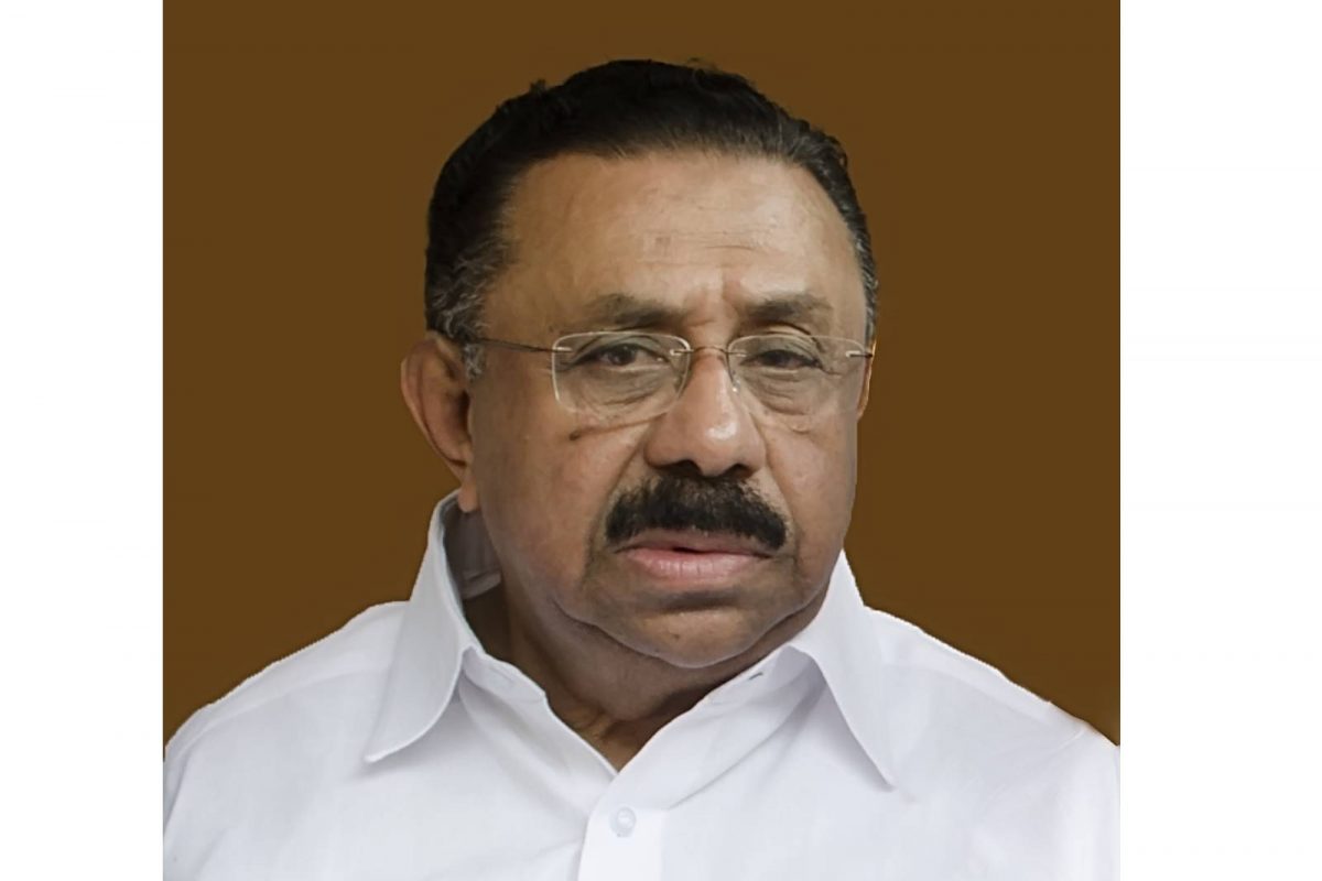 കറുത്ത കാറിൽ ബ്ലാക്ക് ക്യാറ്റ്സിന്റെ സംരക്ഷണയിൽ പോകുമ്പോഴും മുഖ്യമന്ത്രിക്ക് കറുപ്പ് ഭയം: എംഎം ഹസൻ