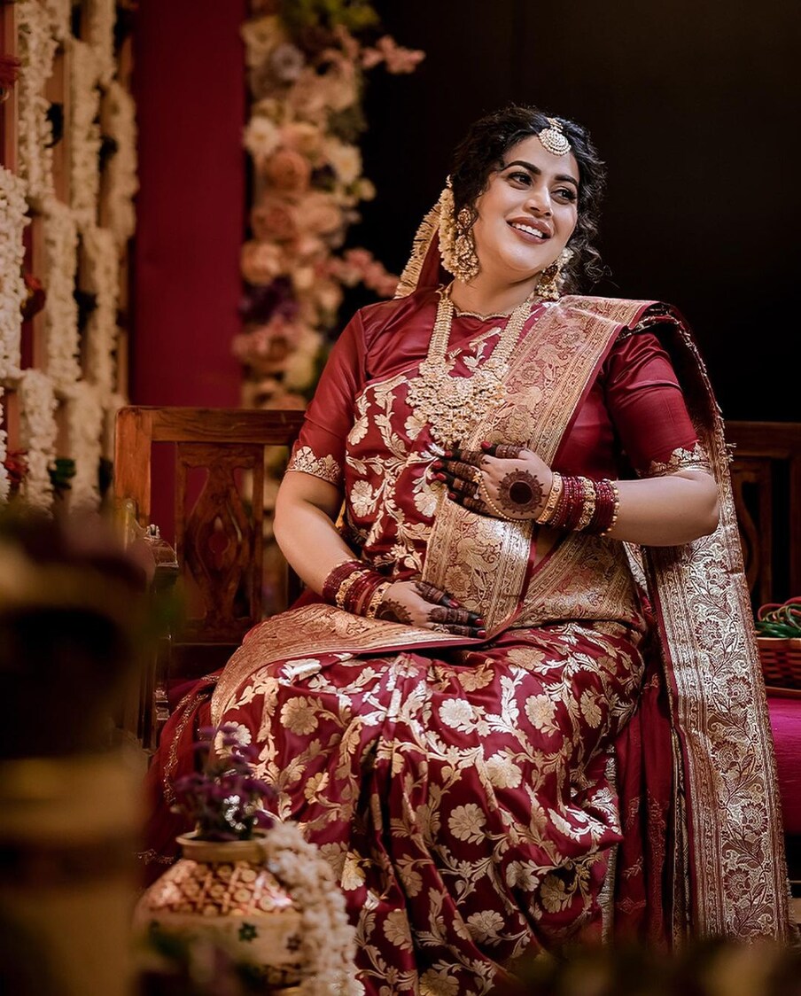  അഖണ്ഡ, തലൈവി, സവരകത്തി, ആവുനു തുടങ്ങിയ സിനിമകളിലെ ശ്രദ്ധേയമായ പ്രകടനങ്ങൾക്ക് ശേഷം, പിസാസു 2, അമ്മായി, ബാക്ക് ഡോർ തുടങ്ങിയ സിനിമകൾ വരാനിരിക്കുന്നു