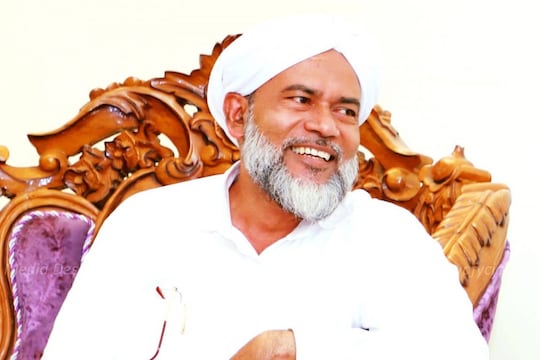 ചൊവ്വാഴ്ച രാത്രി പാണക്കാട്ടെത്തി മുസ്ലിം ലീഗ് സംസ്ഥാന അധ്യക്ഷന്‍ സാദിഖലി ശിഹാബ് തങ്ങളുമായി അദ്ദഹം ചര്‍ച്ച നടത്തിയിരുന്നു