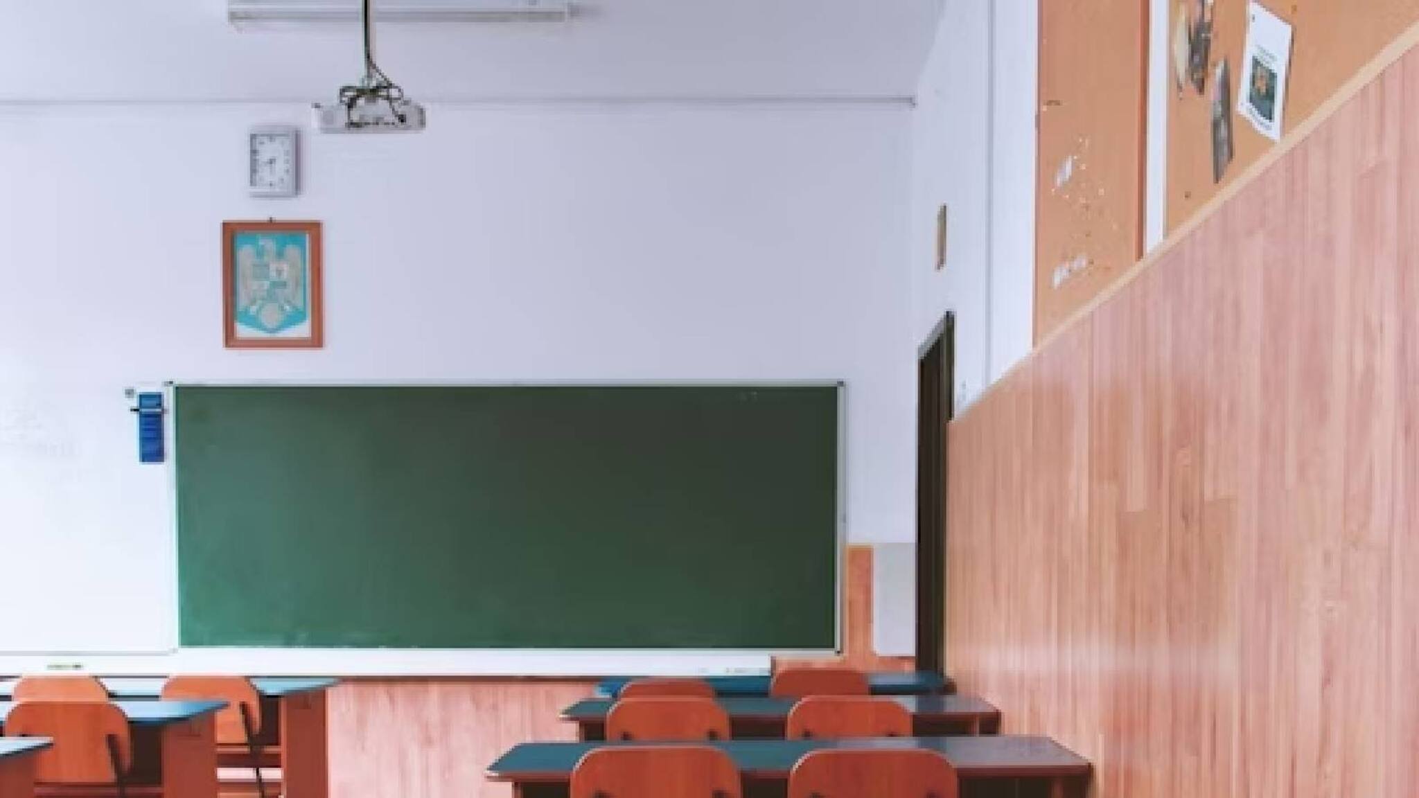 സംസ്ഥാനത്തെ സ്‌കൂൾ ദിനങ്ങളിൽ വീണ്ടും മാറ്റം; പ്രവർത്തിദിനം 205 ആക്കി;വേനലവധിയും പഴയതു പോലെ