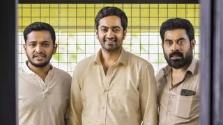 എങ്കിലും ചന്ദ്രികേ എങ്കിലും ചന്ദ്രികേ