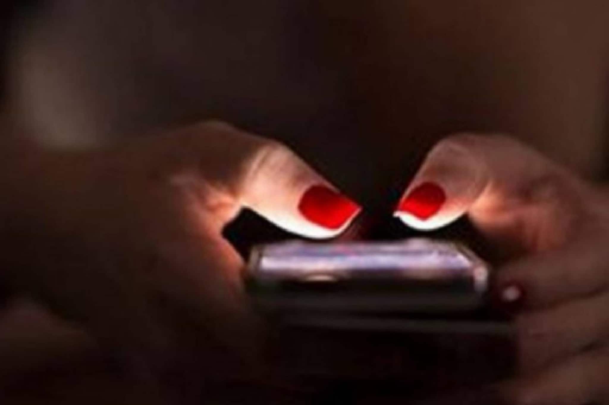 കൊച്ചിയിൽ ഡോക്ടറെ ഹണിട്രാപ്പിൽ കുടുക്കി 5.44 ലക്ഷം രൂപ തട്ടി; യുവതിയും സുഹൃത്തും അറസ്റ്റിൽ