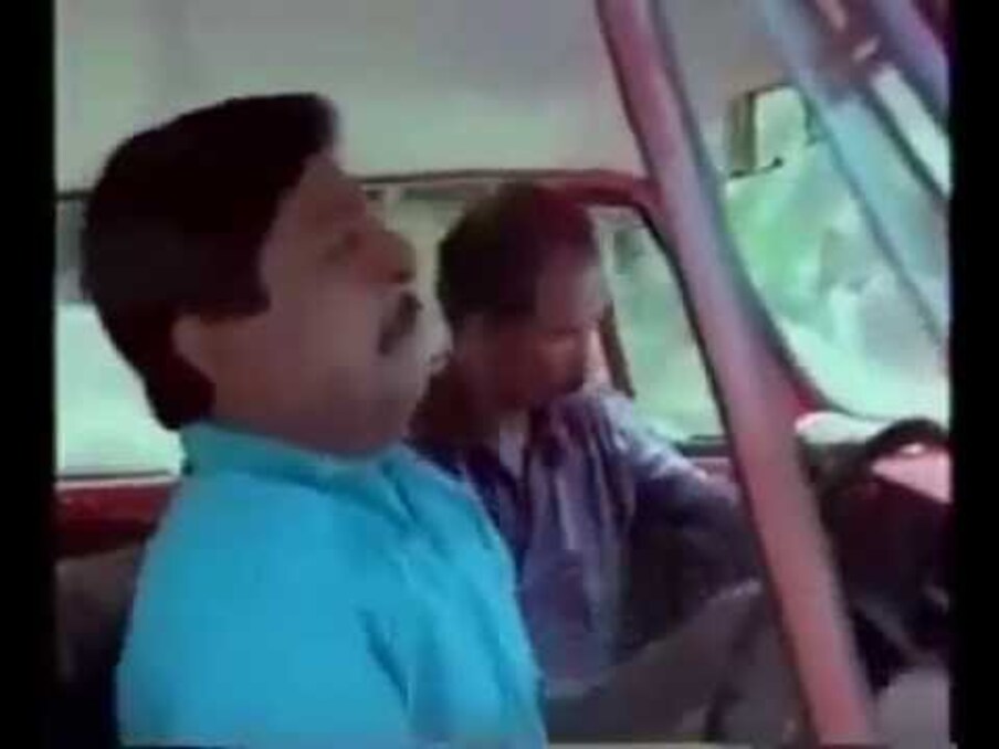  എന്നാ പിന്നെ ഇലക്ടിക്ക് വാഹനം വാങ്ങാം . അതിനു വില എന്തായി ? അതിന്റെ വില കുറഞ്ഞു എത്ര ഇത്തരം വാഹനങ്ങളുടെ നികുതി സ്വകാര്യ ഇലക്ട്രിക് വാഹനങ്ങൾക്ക് സമാനമായ വാഹന വിലയുടെ അഞ്ച് ശതമാനമായി കുറച്ചിട്ടുണ്ട്. 15 വർഷത്തേക്ക് ഒറ്റത്തവണ നികുതി അടയ്ക്കുന്ന വാഹനങ്ങളുടെ നികുതി നിരക്ക് അഞ്ച് ശതമാനമായി കുറച്ചതിനാൽ ആദ്യ അഞ്ച് വർഷത്തേക്ക് നൽകുന്ന 50 ശതമാനം നികുതി ഇളവ് ഒഴിവാക്കിയിട്ടുണ്ട്.