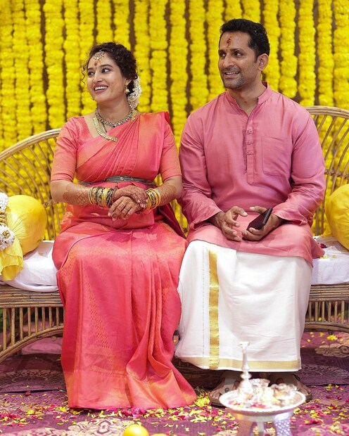  'എന്റെ പ്രിയപ്പെട്ട വ്യക്തിയുമായി ഒരു മനുഷ്യനെ സൃഷ്ടിക്കുന്നതിനേക്കാൾ ആവേശകരമായ മറ്റൊന്നില്ല. സ്ത്രീത്വം, സ്നേഹം, സൗഹൃദം, വരാനിരിക്കുന്ന ഘട്ടം എന്നിവ ഞങ്ങൾ ആഘോഷമാക്കുന്നു' എന്നാണ് പൂജ ചിത്രങ്ങൾക്ക് ക്യാപ്ഷനായി ഇൻസ്റ്റഗ്രാമിൽ കുറിച്ചത് (ചിത്രം: ഇൻസ്റ്റഗ്രാം)