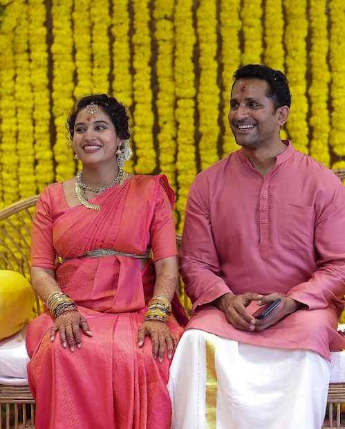  പൂജയും ഒരു വി.ജെയുമായി ആദ്യം വിവാഹം ചെയ്തിരുന്നു. 2017ൽ വേർപിരിഞ്ഞ ശേഷമാണ് ജോൺ കൊക്കനുമായുള്ള കല്യാണം (ചിത്രം: ഇൻസ്റ്റഗ്രാം)