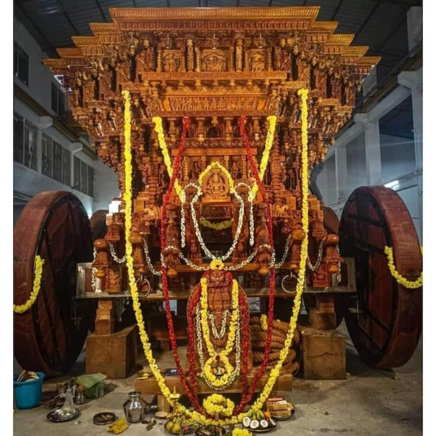  പഴയതിന്റെ കൃത്യമായ പകർപ്പാണ് പുതിയ രഥം. കേലടി രാജാക്കന്മാർ ക്ഷേത്രത്തിന് സമ്മാനിച്ചതാണ് പഴയ രഥം.