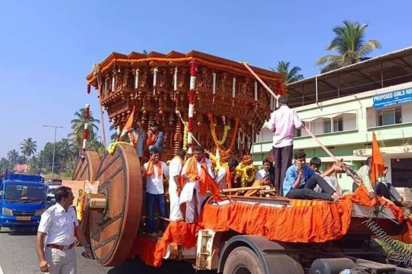 kollur, kollur mookambika devi temple, kollur mookambika devi temple charriot, rn shetty, കൊല്ലൂർ, മൂകാംബിക ദേവി ക്ഷേത്രം, മൂകാംബിക ദേവിക്ഷേത്രത്തിലെ രഥം, പുതിയ രഥം, ആർ എൻ ഷെട്ടി, മുരുഡേശ്വർ