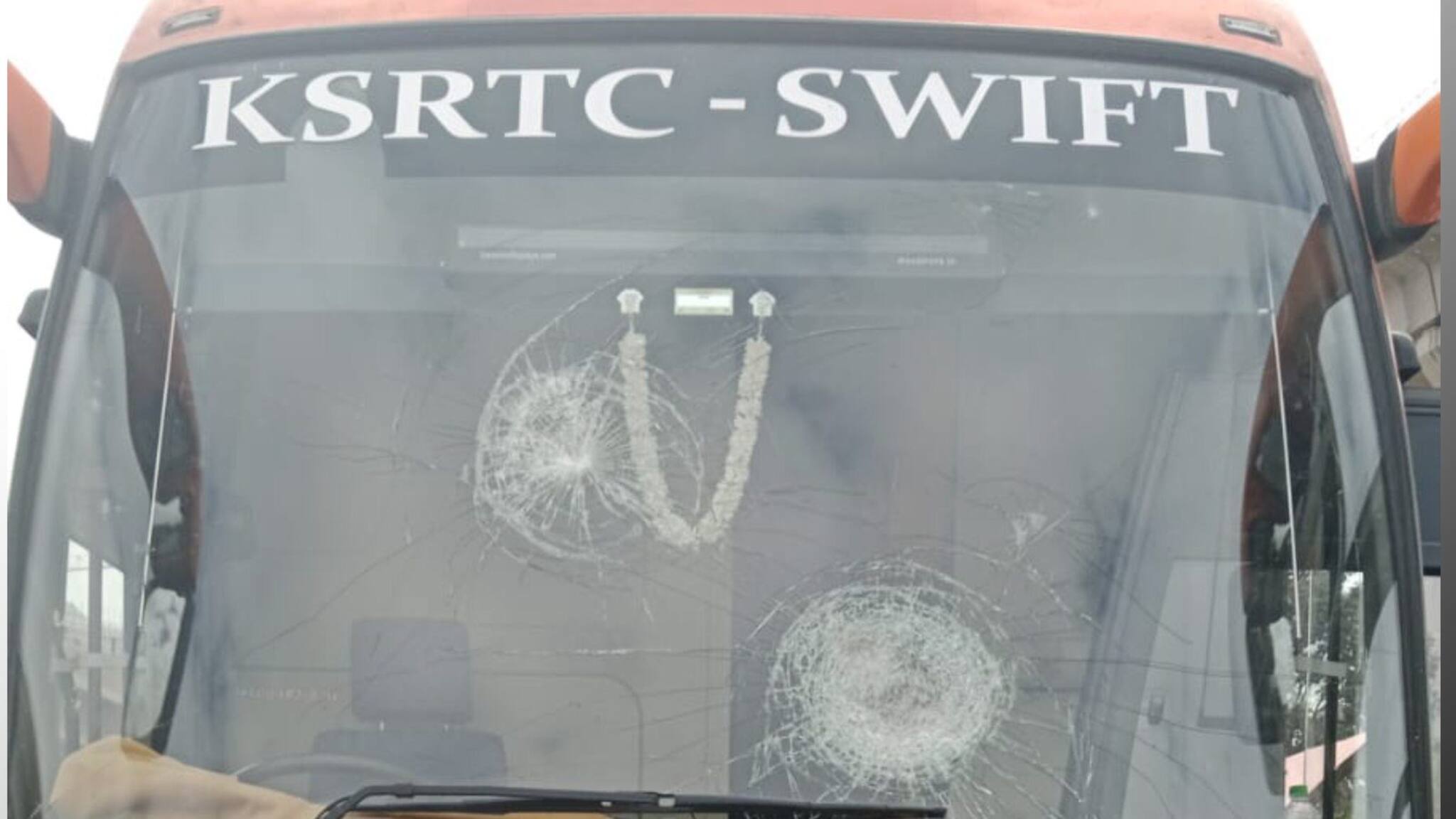 കെഎസ്ഇബിക്ക് പിന്നാലെ കെഎസ്ആർടിസി സ്വിഫ്റ്റ് ബസിന് പിഴ ചുമത്തി എംവിഡി; നടപടി കൂളിങ് ഫിലിം ഒട്ടിച്ചതിന്
