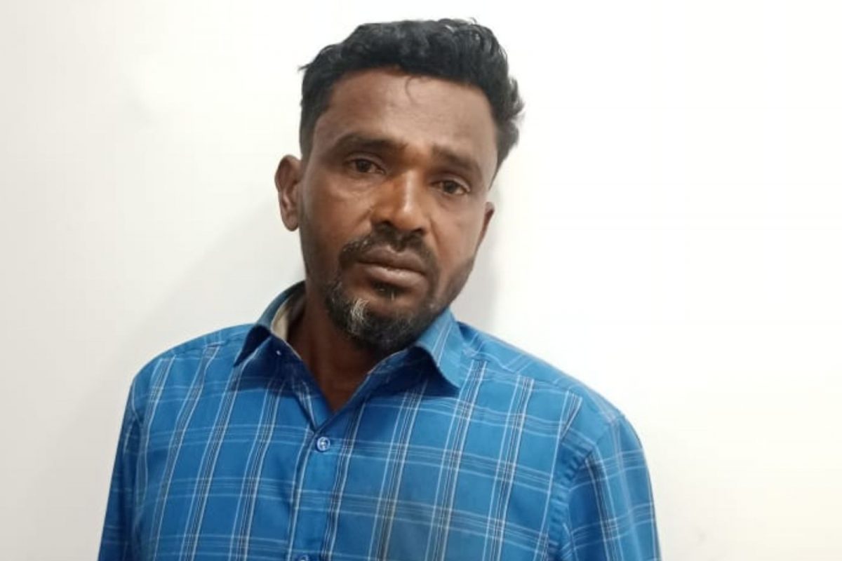 ഉടമയറിയാതെ ദിവസങ്ങളോളം വീട്ടിൽ കഴിഞ്ഞു; വീട്ടുപകരണങ്ങൾ വിറ്റ് അവിടെയിരുന്ന് മദ്യപിച്ചു; ഒടുവിൽ അറസ്റ്റിൽ