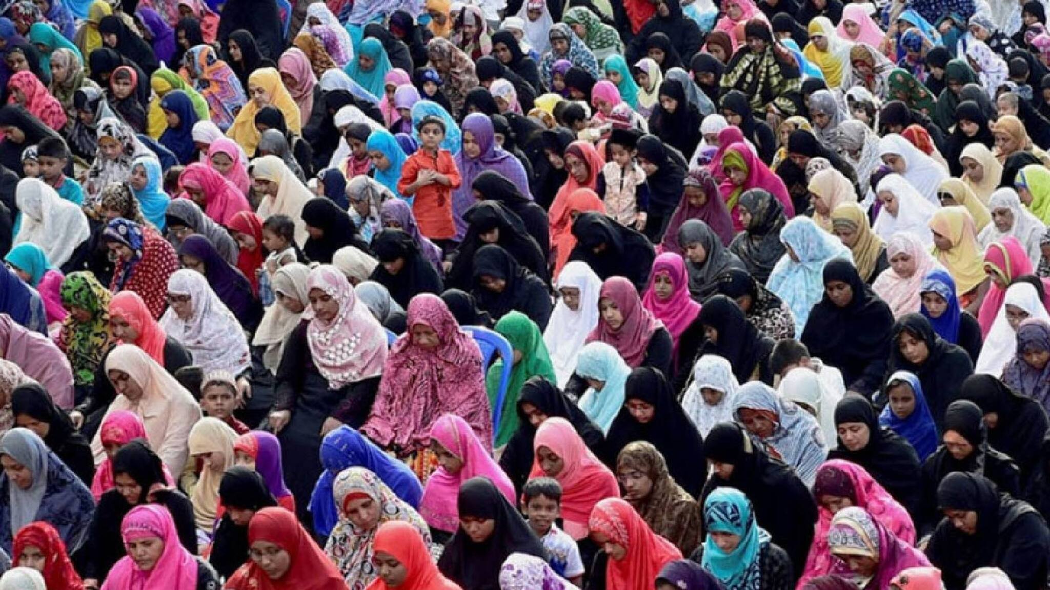 ' സ്ത്രീകൾക്ക് പള്ളികളില്‍ പ്രവേശിക്കാം; പുരുഷന്‍മാര്‍ക്കൊപ്പം പ്രാര്‍ത്ഥിക്കാന്‍ ഇസ്ലാം  അനുവദിക്കുന്നില്ല': ഓള്‍ ഇന്ത്യാ മുസ്ലീം വ്യക്തിനിയമ ബോര്‍ഡ്