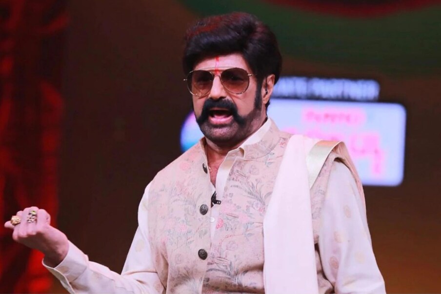  ടോക്ക് ഷോയായ അൺസ്റ്റോപ്പബിൾ വിത്ത് എൻ‌ബി‌കെ 2 ൽ ഒരു നഴ്‌സിനെ കുറിച്ചുള്ള ലൈംഗികത നിറഞ്ഞ പരാമർശങ്ങളാണ് ബാലയ്യയെ വീണ്ടും വിവാദത്തിലാക്കിയത്. പവൻ കല്യാണുമായുള്ള സംഭാഷണത്തിൽ, നന്ദമുരി ബാലകൃഷ്ണ ഒരു പഴയ അപകടത്തെക്കുറിച്ച് ഓർമ്മിച്ചു, അവിടെ ആശുപത്രി ജീവനക്കാരോട് യാതൊന്നും വെളിപ്പെടുത്തരുതെന്ന് മുന്നറിയിപ്പ് നൽകിയിരുന്നു, അത് പ്രവേശനം വൈകാൻ കാരണമാകും. പക്ഷേ, ഒരു ‘സുന്ദരിയായ’ നഴ്‌സിനെ കണ്ടതിനുശേഷം, “ധീനമ്മ ഭലേഗാ ഉണ്ടി അക്കാദി നഴ്‌സ് (ആ നഴ്‌സ് വളരെ ഹോട്ടായിരുന്നു)” എന്ന് സത്യം പറയാതിരിക്കാൻ അദ്ദേഹത്തിന് കഴിഞ്ഞില്ല.