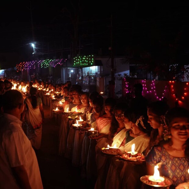  നേരത്തെ ഈ ഭൂമി അരയവംശ പരിപാലന കരയോഗത്തിന്റെ ഉടമസ്ഥതയിലായിരുന്നു. റോഡ് വികസനത്തിന് ഏതാണ്ട് അഞ്ചു പതിറ്റാണ്ട് മുമ്പാണ് ഭൂമി റവന്യൂ വകുപ്പിന് കൈമാറിയത്. പനയെക്കുറിച്ചുള്ള വിശ്വാസം കൊണ്ടാണ് അത് അങ്ങനെ നിന്നത്. അതു കൊണ്ടാണ് അധികൃതര്‍ മരം മുറിക്കുന്നതിന് മുമ്പ് ക്ഷേത്രം അധികൃതരുടെ അനുമതി തേടിയത്.