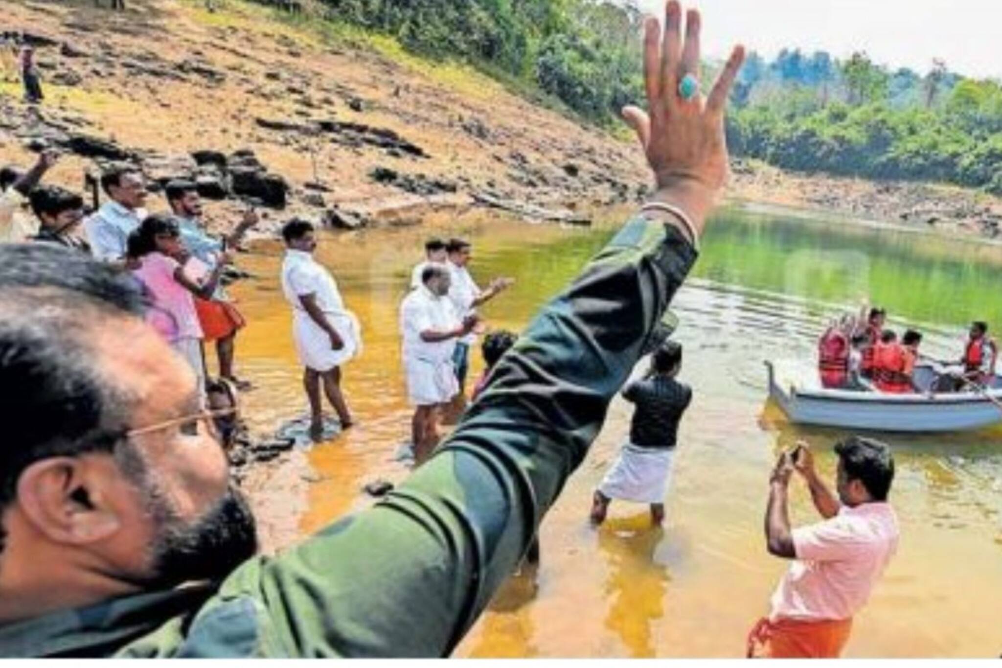 'ഈ ബോട്ട് നിങ്ങളങ്ങ് എടുത്തോ'; സുരേഷ് ഗോപി ആദിവാസി ഊരിന് വാഗ്ദാനം പാലിച്ചത് 10 ദിവസത്തിൽ