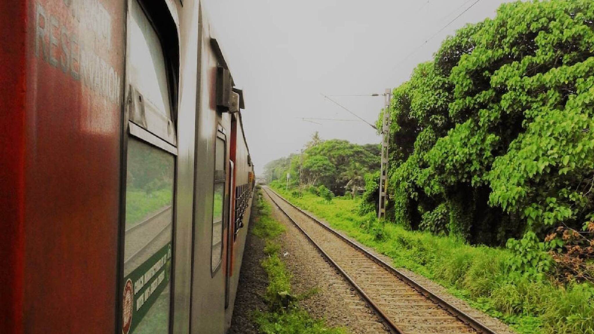 ഇന്ത്യയിൽ 35 ഹൈഡ്രജൻ ട്രെയിനുകൾ ആരംഭിക്കുമെന്ന് റെയിൽവേ; ലക്ഷ്യം സീറോ കാർബൺ എമിഷൻ