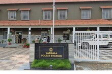 പ്ലേ സ്കൂളിൽ പോയില്ലെന്ന് പറഞ്ഞ് മൂന്ന് വയസുകാരിയെ ക്രൂരമായി മര്‍ദിച്ച കേസിൽ മുത്തശ്ശിയും അച്ഛനും അറസ്റ്റിൽ