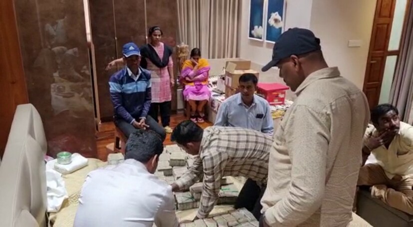 Lokayukta raid more than 6 crore cash found mla Madal Virupakshappa son arrested mrq