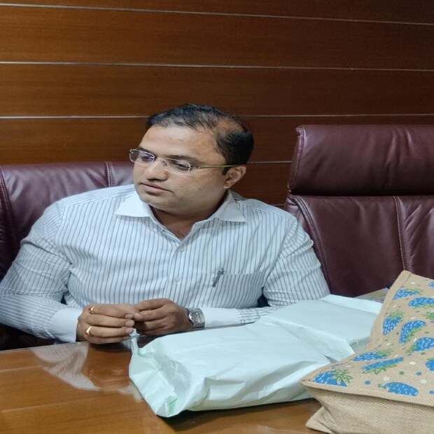 channagiri mla madalu virupakshappa s son prashant was caught by the lokayukta with 40 lakh rupees