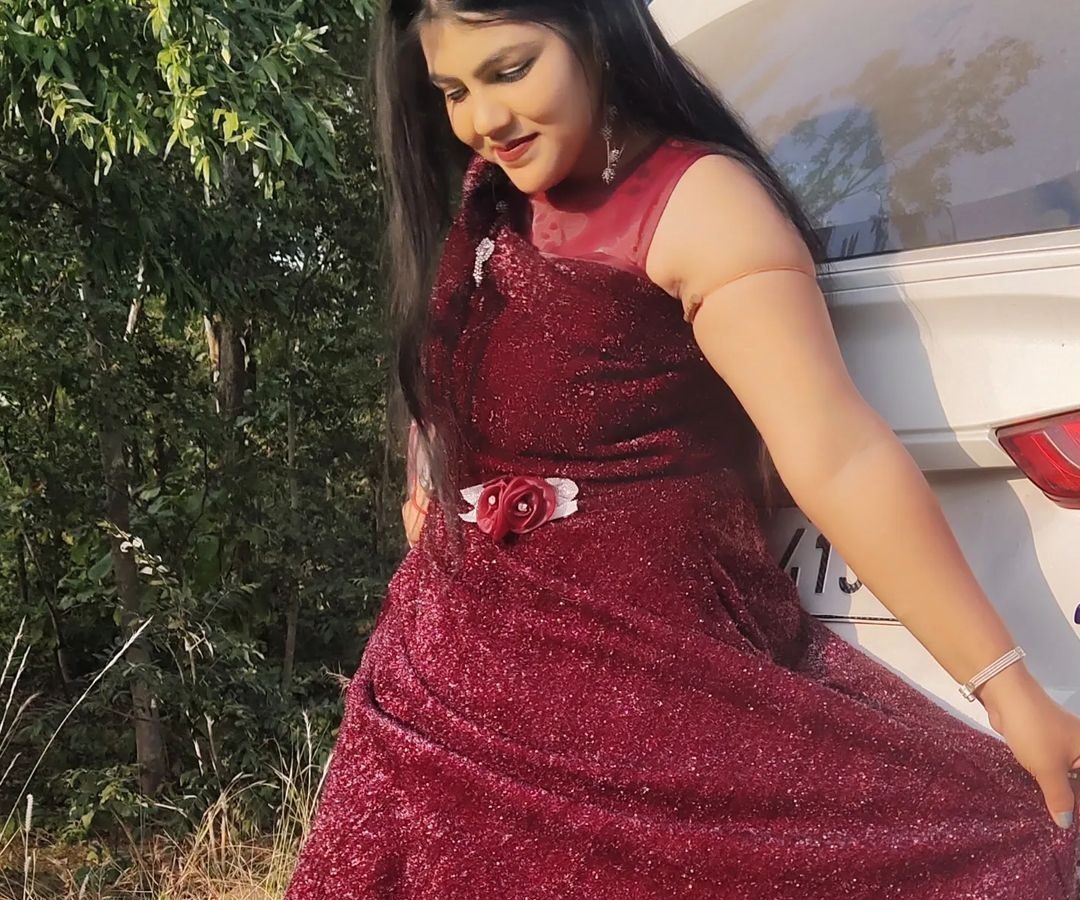  'ആലൂ പറാത്ത' തയാറാക്കുന്നതുമായി ബന്ധപ്പെട്ട് രുചിസ്മിതയുമായി വഴക്കുണ്ടായെന്നു മാതാവ് മാധ്യമങ്ങളോട് പറഞ്ഞു. രാത്രി 8 മണിക്ക് ഭക്ഷണമുണ്ടാക്കണമെന്ന് ആവശ്യപ്പെട്ടപ്പോൾ 10 മണിക്ക് തയാറാക്കാം എന്നായിരുന്നു നടിയുടെ മറുപടി. ഇതേച്ചൊല്ലി ഇരുവരും തമ്മിൽ തർക്കമായി. പിന്നാലെയാണു നടിയെ മരിച്ച നിലയിൽ കണ്ടെത്തിയത്.