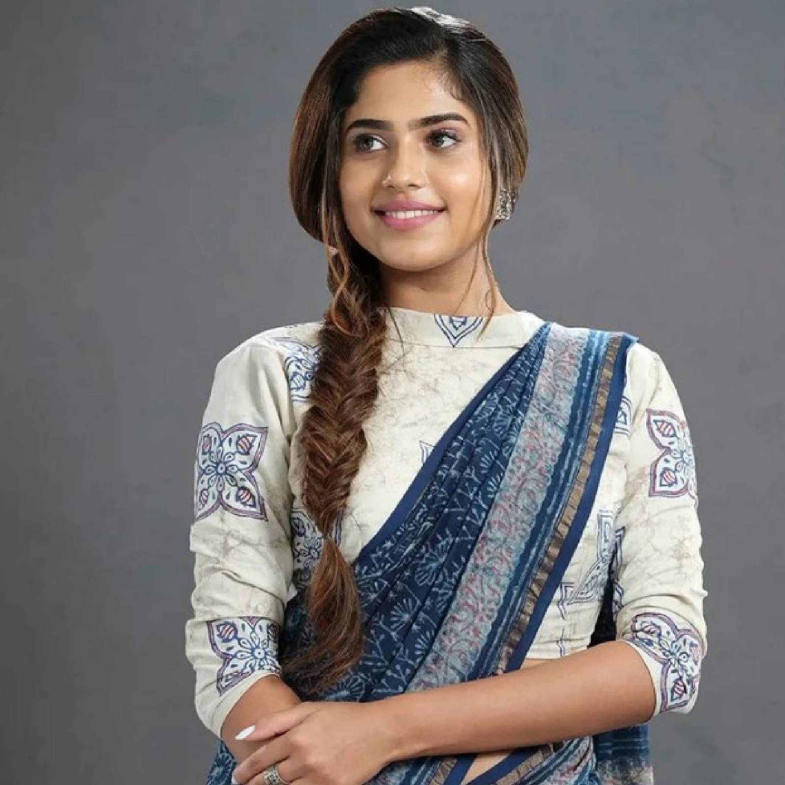  മാധ്യമങ്ങളിൽ പോലും തന്റെ പേരാണ് ടാഗ് ചെയ്യുന്നത് എന്ന് അഞ്ചു. ഇക്കാര്യം തനിക്കോ കുടുംബത്തിനോ ചിരിക്കാനുള്ള കാര്യമല്ല എന്ന് അഞ്ചു കർക്കശമായി പറയുന്നു (തുടർന്ന് വായിക്കുക)