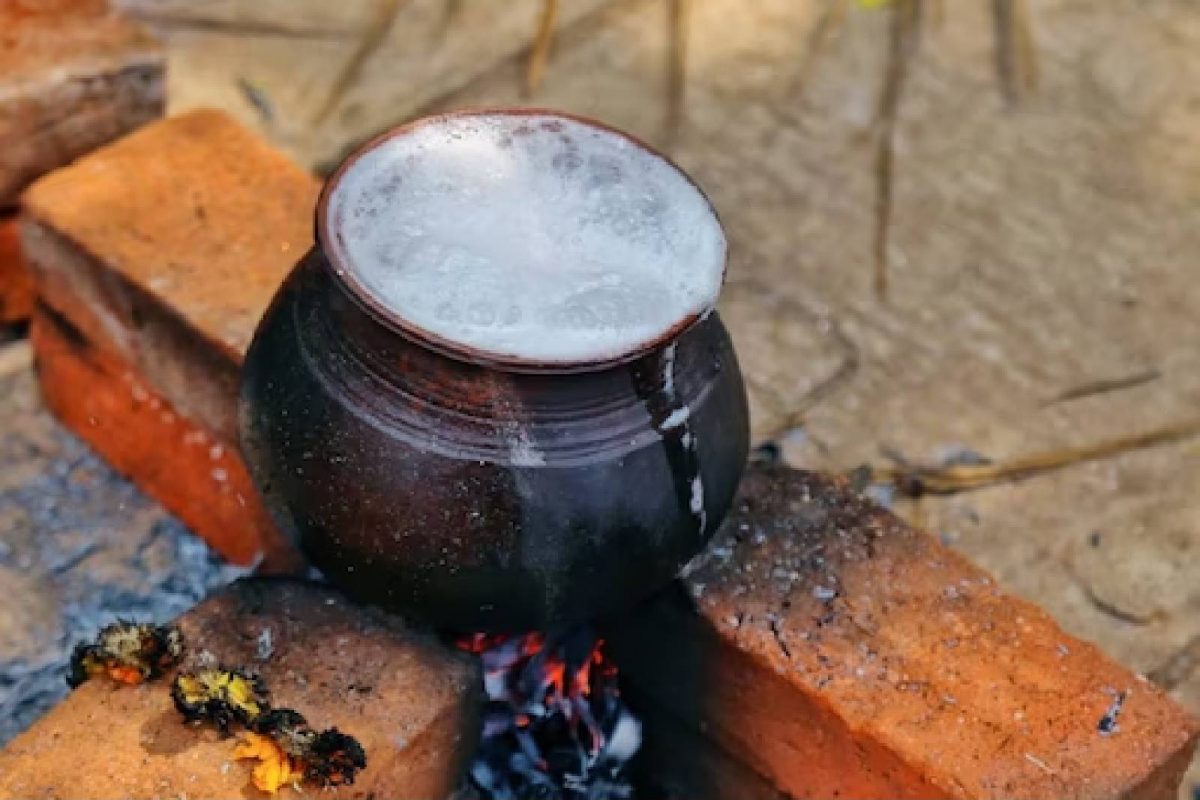 ആറ്റുകാൽ പൊങ്കാലയ്ക്ക് ഹരിത പ്രോട്ടോകോൾ; ഭക്തജനങ്ങൾക്കൊപ്പം അരയും തലയും മുറുക്കി അധികൃതരും
