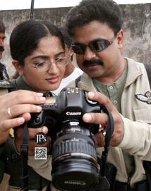 Dileep Kavya | ആ ക്യാമറയിലെന്താകും; ദിലീപ്, കാവ്യ പഴയ ഫോട്ടോ ഏതു സിനിമയിലേതെന്ന് നോക്കൂ