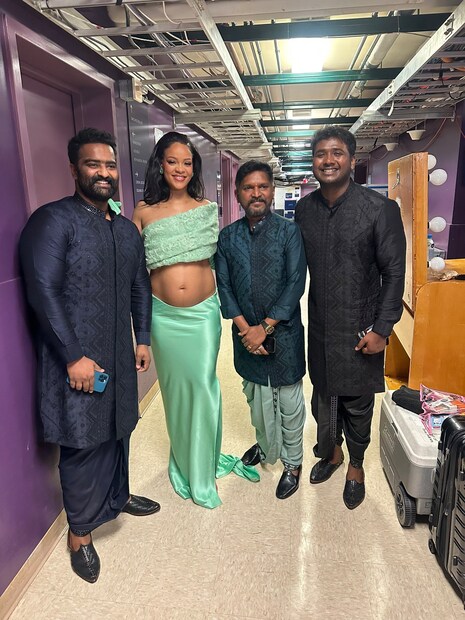  ‌തന്നെ ഏറ്റവും കൂടുതൽ സ്വാധീനിച്ച ഗായികയെ നേരിട്ടു കണ്ടതിന്റെ സന്തോഷമാണ് കാലഭൈരവ ചിത്രം പങ്കുവെച്ചു കൊണ്ട് കുറിച്ചത്.