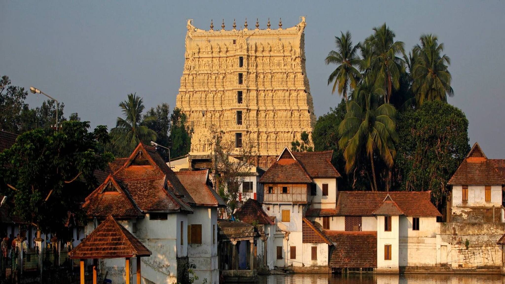 അയോധ്യ പ്രാണപ്രതിഷ്ഠ: പത്മനാഭസ്വാമി ക്ഷേത്രത്തിൽ നിന്ന് ഉപഹാരമായി ഓണവില്ല് സമർപ്പിക്കും