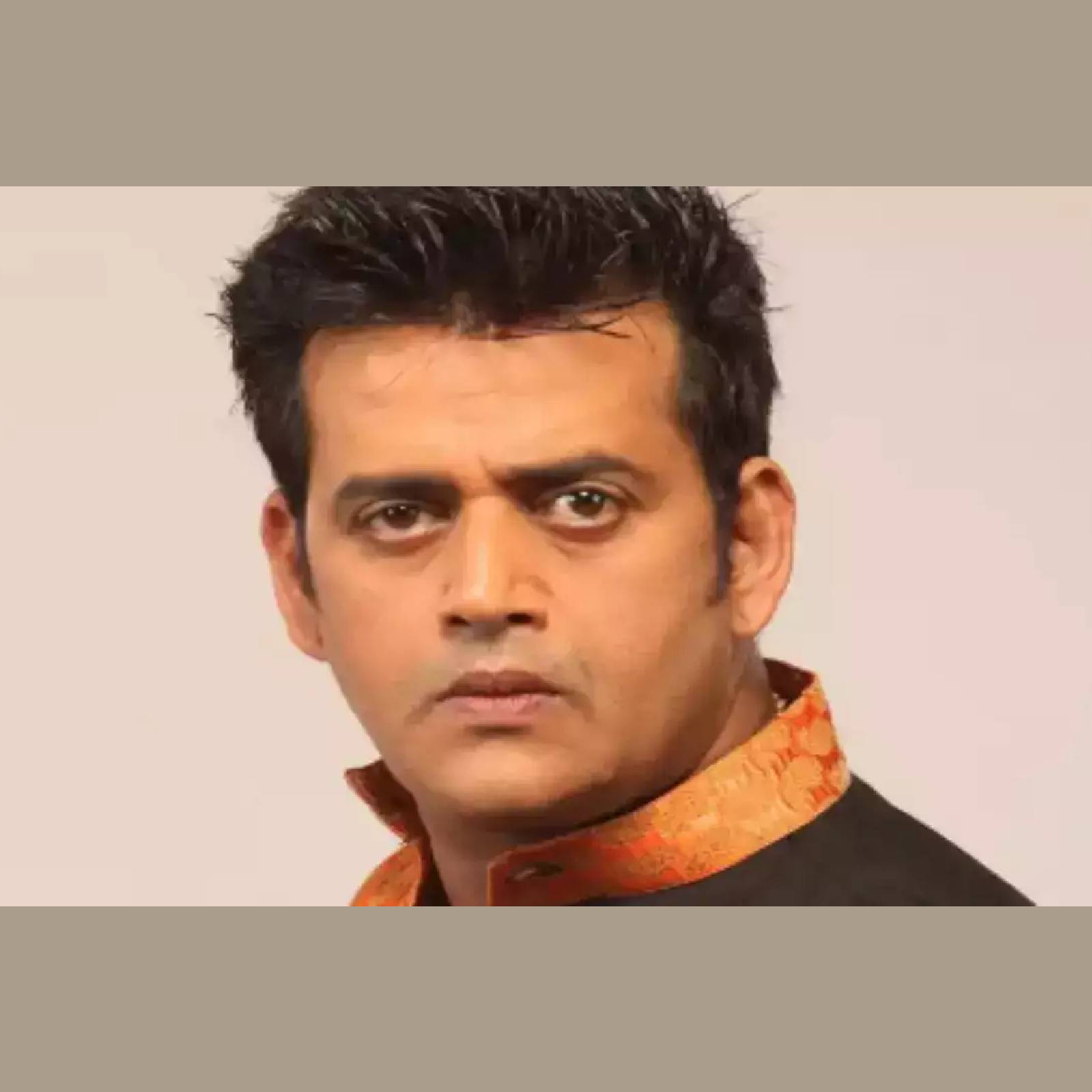  നടനും എം.പിയുമായ രവി കിഷൻ (Ravi Kishan) തനിക്കുണ്ടായ ദുരനുഭവത്തെക്കുറിച്ച് വെളിപ്പെടുത്തലുമായി രംഗത്ത്. ഹിന്ദി, ഭോജ്പുരി സിനിമാ മേഖലയിലെ ജനപ്രിയ നടന്മാരിൽ ഒരാളാണ് രവി കിഷൻ. ബിഗ് ബോസ് മത്സരത്തിയുമായിരുന്നു. 1992-ൽ 'പീതാംബർ' എന്ന ഹിന്ദി ചിത്രത്തിലൂടെയാണ് അദ്ദേഹം അഭിനയരംഗത്തേക്ക് എത്തുന്നത്. ബോളിവുഡിലെ ചില ജനപ്രിയ ചിത്രങ്ങളിൽ രവി അഭിനയിച്ചിട്ടുണ്ട്