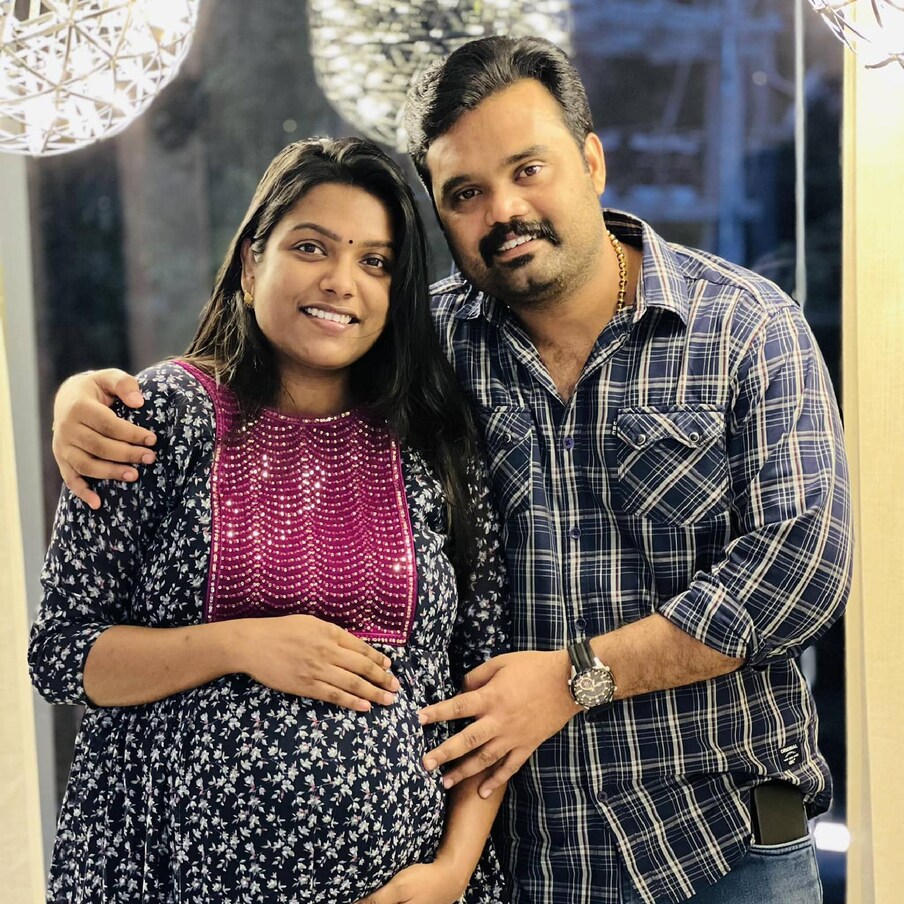  നൂലുകെട്ട് ചടങ്ങിന്റെ ഫുൾ വീഡിയോ യൂട്യൂബ് ചാനലിൽ വരും എന്ന് സഞ്ജുവും ലക്ഷ്മിയും പറഞ്ഞിട്ടുണ്ട്. അവിടെയാകും ഒരുപക്ഷെ മകന്റെ പേര് വെളിപ്പെടുത്തുക
