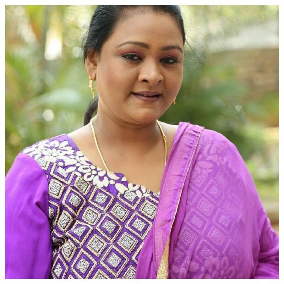  'ഷക്കീല 'എന്ന പേരിൽ അവരുടെ ജീവിതകഥ പറഞ്ഞ ചിത്രം റിലീസ് ചെയ്തിരുന്നു. നടി റിച്ച ഛദ്ദയാണ് ഷക്കീലയായി സ്‌ക്രീനിൽ വേഷമിട്ടത്. ഒരു ചെറിയ അതിഥിവേഷത്തിൽ ഷക്കീല ഈ സിനിമയിൽ അഭിനയിച്ചിരുന്നു