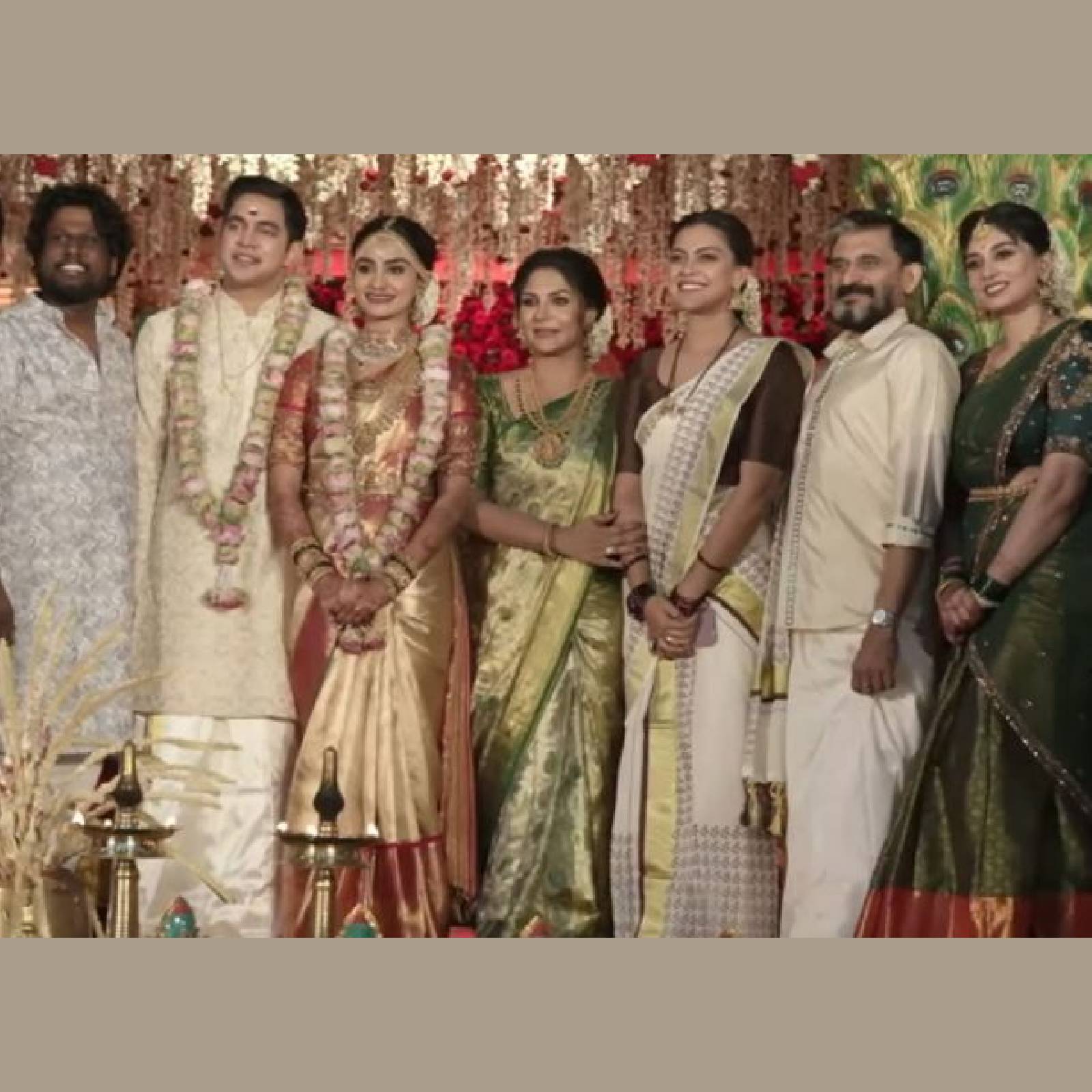  മകളുടെ വിവാഹശേഷം എല്ലാംകൊണ്ടും ചേരുന്ന കുടുംബമാണ് തങ്ങൾക്കു ലഭിച്ചതെന്ന് ആശാ ശരത്തും പറഞ്ഞിരുന്നു. ഒരേ വേവ് ലെങ്ത് ഉള്ള കുടുംബമാണ് തങ്ങളുടേതെന്ന് ആശാ ശരത് മാധ്യമങ്ങളോടായി പറഞ്ഞു
