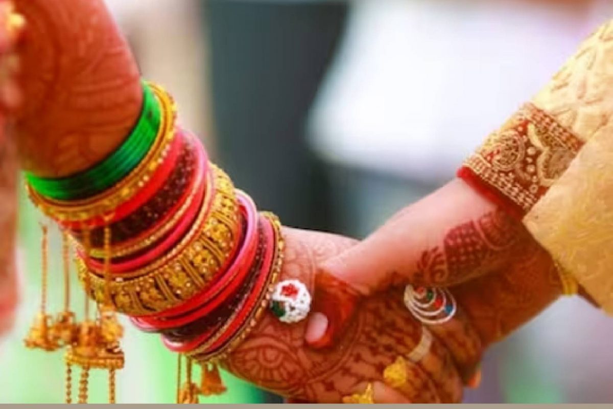 വിവാഹം കഴിഞ്ഞ് വരന്‍റെ വീട് കണ്ട വധു വലതുകാൽവെച്ച് കയറാതെ സ്വന്തം വീട്ടിലേക്ക് മടങ്ങി