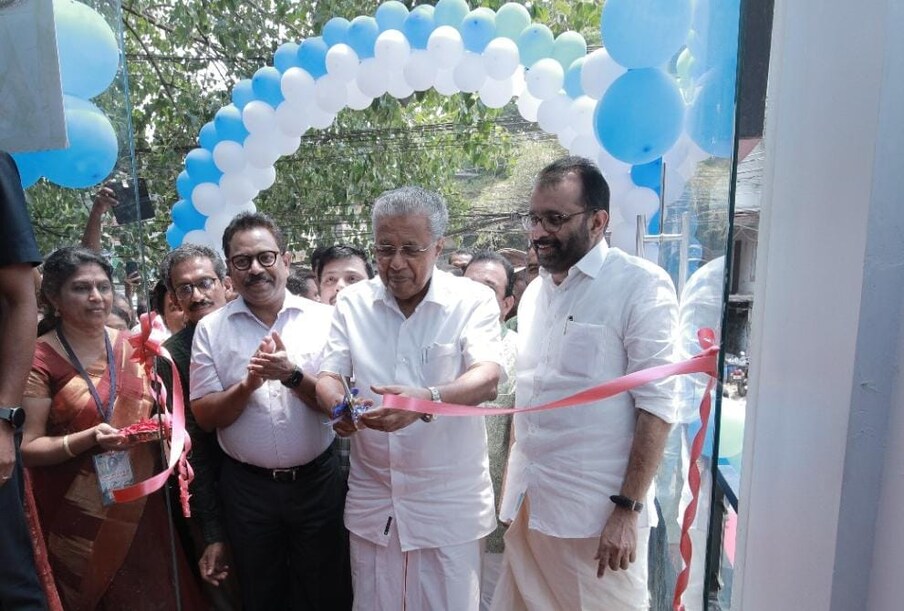  നോർക്ക റൂട്ട്സിന്റെ നേതൃത്വത്തിലുളള നോർക്ക ഇൻസ്റ്റിറ്റ്യൂട്ട് ഓഫ് ഫോറിൻ ലാംഗ്വേജിന്റെ (എൻ.ഐ.എഫ്.എൽ) ഉദ്ഘാടനം മുഖ്യമന്ത്രി പിണറായി വിജയൻ നിർവ്വഹിച്ചു. വിദേശങ്ങളിൽ തൊഴില്‍ തേടുന്ന കേരളത്തിൽ നിന്നുള്ള ഉദ്യോഗാർത്ഥികൾക്ക് വിദേശ ഭാഷാപ്രാവീണ്യവും, തൊഴിൽ നൈപുണ്യവും മെച്ചപ്പെടുത്തുന്നതിന് സഹായിക്കുന്ന നോർക്ക റൂട്ട്സിന്റെ പുതിയ സംരംഭമാണ് ഫോറിൻ ലാംഗ്വേജ് ഇൻസ്റ്റിറ്റ്യൂട്ട്.