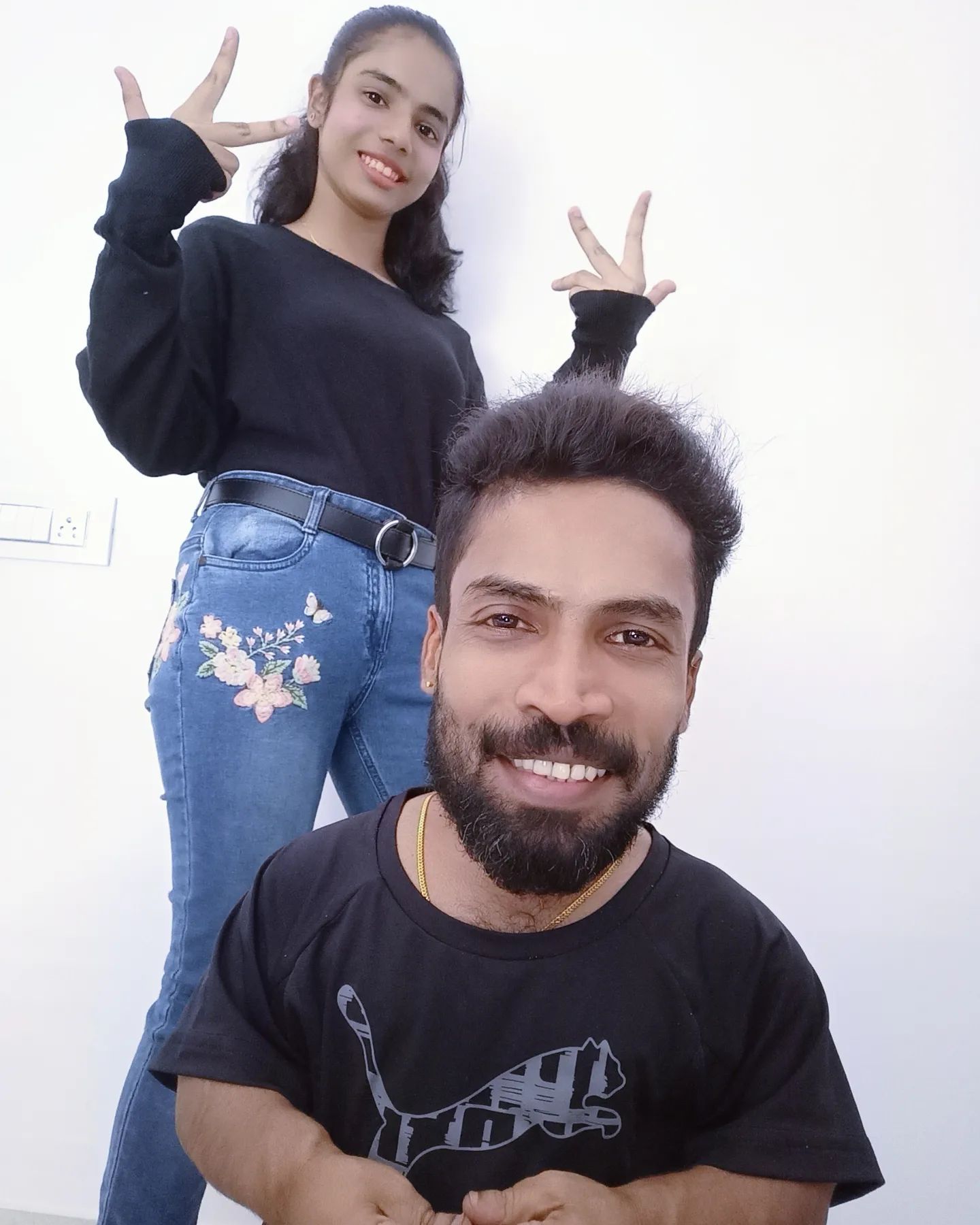  ഉയരക്കുറവിനെ വിജയമാക്കി മാറ്റിയ പ്രിയതാരം മറ്റു ഭാഷകളിലും സുപരിചിതനാണ്.