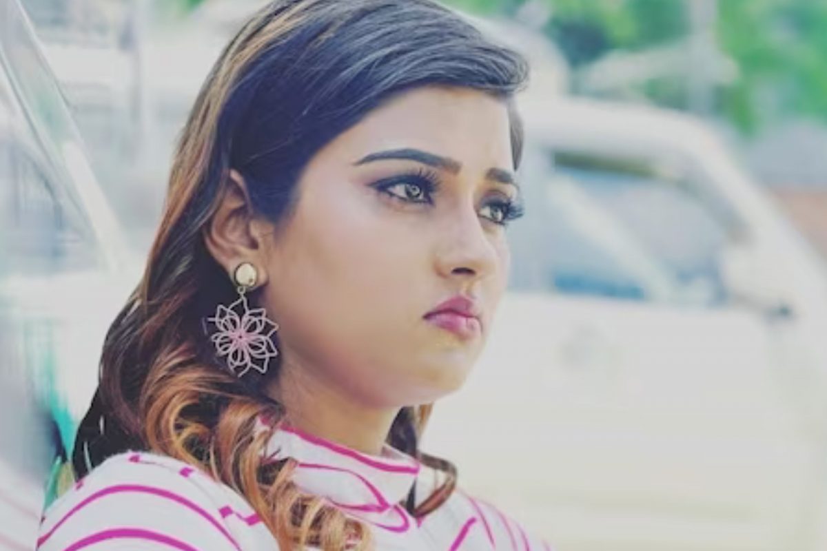 ഹോട്ടൽ മുറിയിൽ മരിച്ച നിലയിൽ കണ്ടെത്തുന്നതിന് മുമ്പ് നടി ആകാംക്ഷാ ദുബേ ഇൻസ്റ്റാഗ്രാം ലൈവിൽ പൊട്ടിക്കരഞ്ഞു