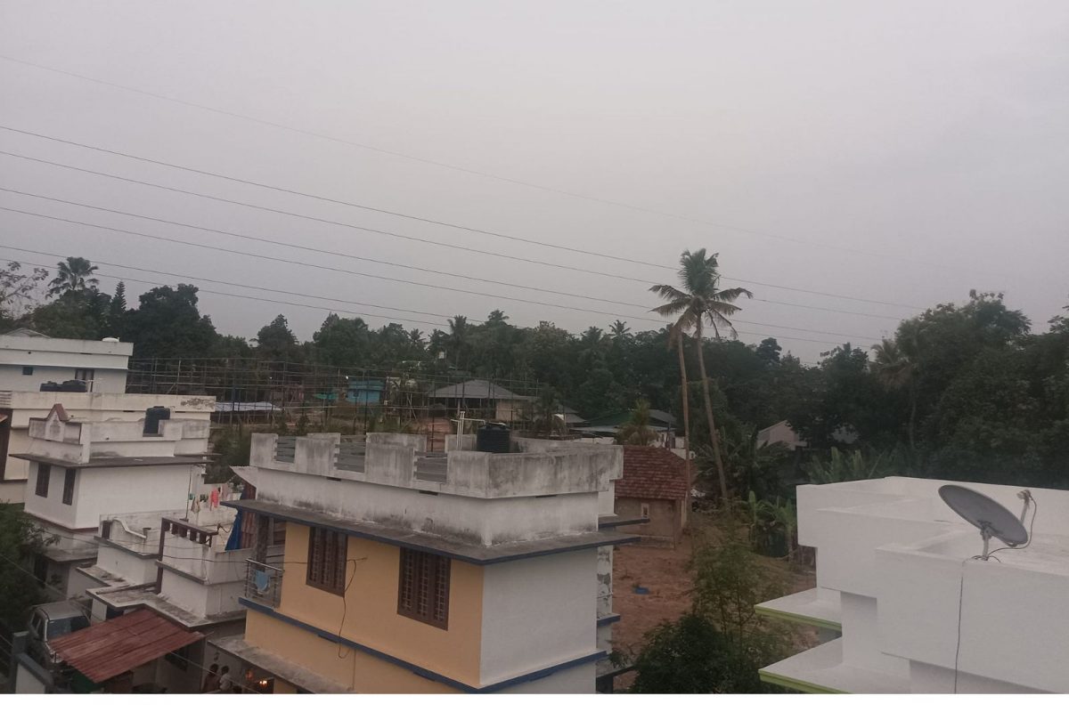 'വീട്ടിൽ നിന്ന് 10 മിനിറ്റ് ബ്രഹ്മപുരം പ്ലാൻ്റ്'; ഇവിടെ ഒരു കുഴപ്പവും ഇല്ലെന്ന് വൈറൽ കുറിപ്പ്