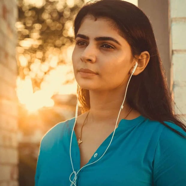  ഇന്നും സമൂഹത്തിൽ അകൽച്ചയോടെ മാത്രം പലരും നോക്കിക്കാണുന്ന വിഷയത്തെക്കുറിച്ചാണ് ചിന്മയി ഇപ്പോൾ തുറന്നു സംസാരിച്ചത്. സ്ത്രീകളെ കന്യകമാരായി ചില പുരുഷന്മാർ വാഴ്ത്തുന്നു എന്നാണ് ചിന്മയിക്ക് പറയാനുള്ളത്. ഒരു ഇൻസ്റ്റഗ്രാം വീഡിയോ ക്ലിപ്പിലൂടെയായിരുന്നു പ്രതികരണം (തുടർന്ന് വായിക്കുക)